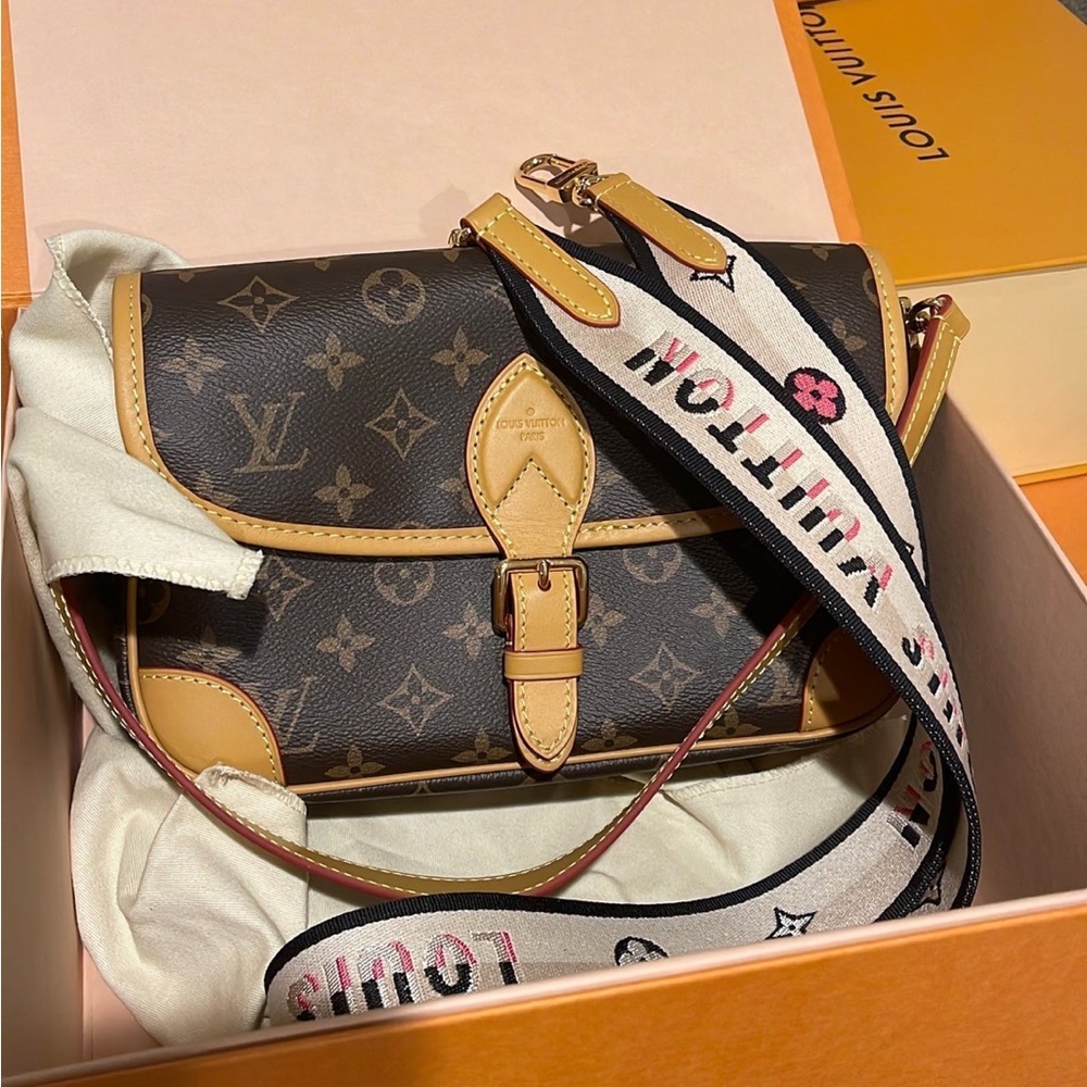 ❌SOLD❌Louis Vuitton Dianne shoulder/crossbody bag